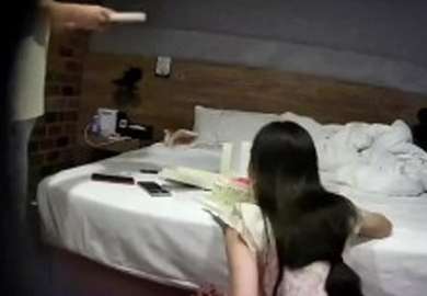 "Hacking" The little brother celebrated his beautiful girlfriend's birthday 丨ˇ After eating the cake, he started to have sex twice in a row (2)