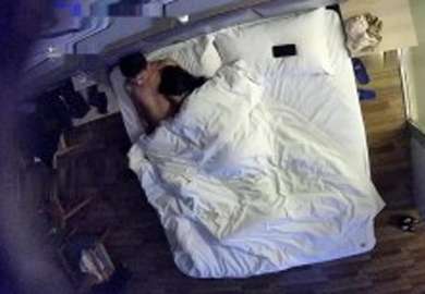 ⚫️【貴在真實】，賓館上帝視角偸拍情侶激情造愛，反差美女高潮臉銷魂，服務太到位了，居然還給毒龍