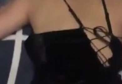 2024年3月，山東28歲文員，【反差婊流出】，身高162極品女神，已婚出軌酒店開房偷情，含著別的男人雞巴