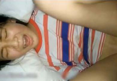 The student girl who finally got it was brought to the hotel for training, and she cried and hurt her sister