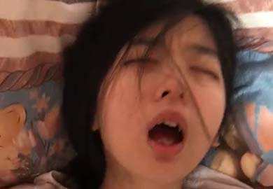 The little couple fucked in the rental house, forcing a lot of tender water, and the innocent girlfriend began to beg bitterly, and she could do whatever she wanted after being fucked